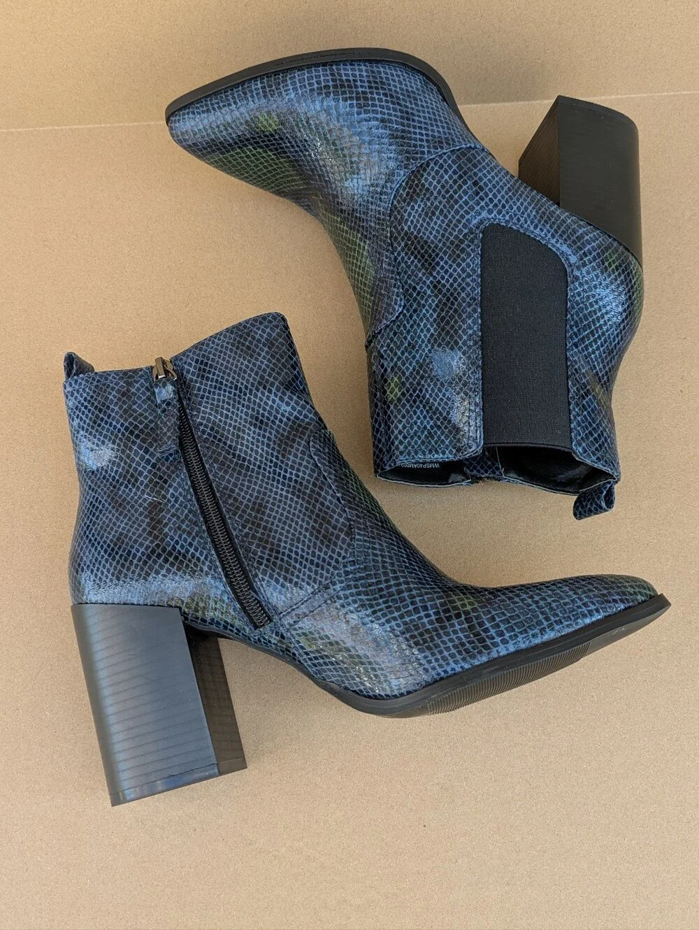 Scoop NYC Stefani Chelsea Ankle Boots Block heel Blue 8.5 Faux Snakeskin Booties